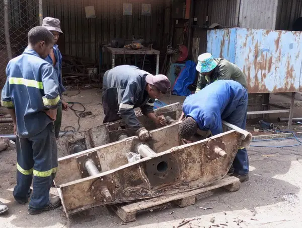 Repairing a heavy fabricated component